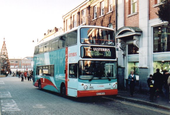 Citybus B7TL 2932 on loan to Ulsterbus on service 523 at Lisburn - 22/12/01
